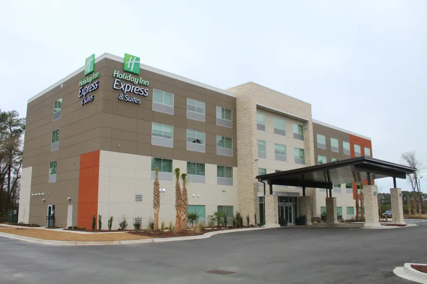 Holiday Inn Express & Suites Latta by IHG - Image 1