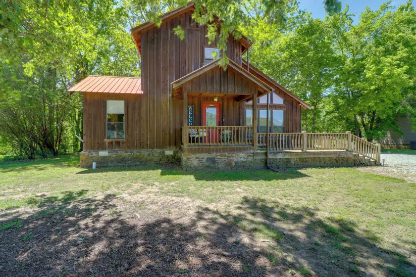 Roomy Riverfront 'trout Valley Cabin' w/ Porch! - Innenbereich