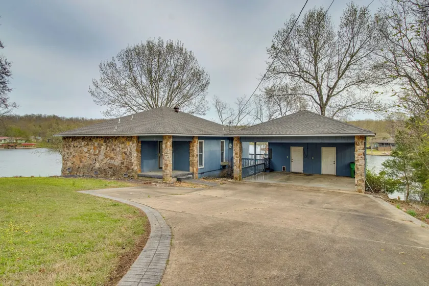 Lakefront Arkansas Abode - Deck, Grill & Fire Pit! - Interior