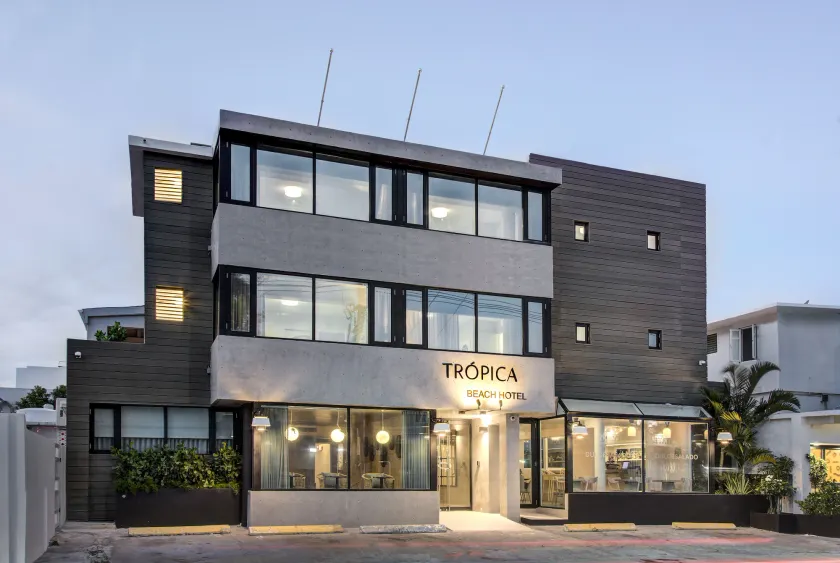 Trópica Beach Hotel - Image 1