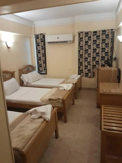Applicators Hotel - Image 1