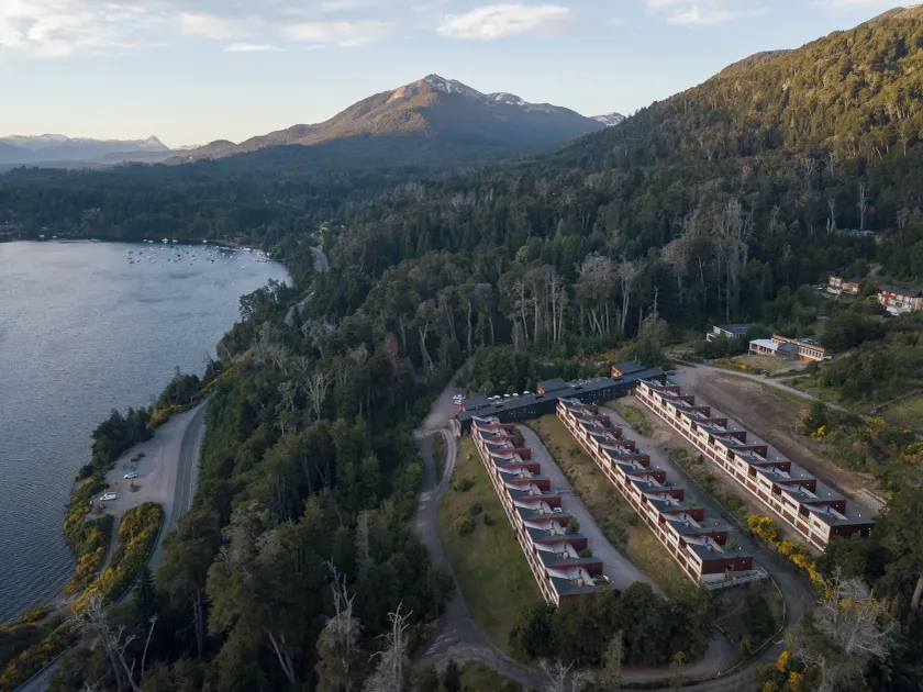 Bahía Montaña - Image 1