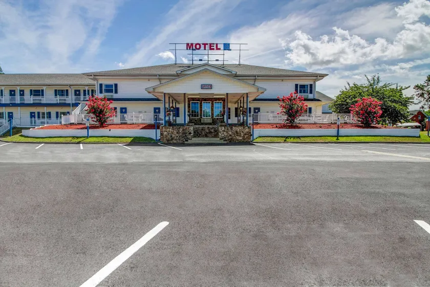 Motel 6-Front Royal, VA - Image 1