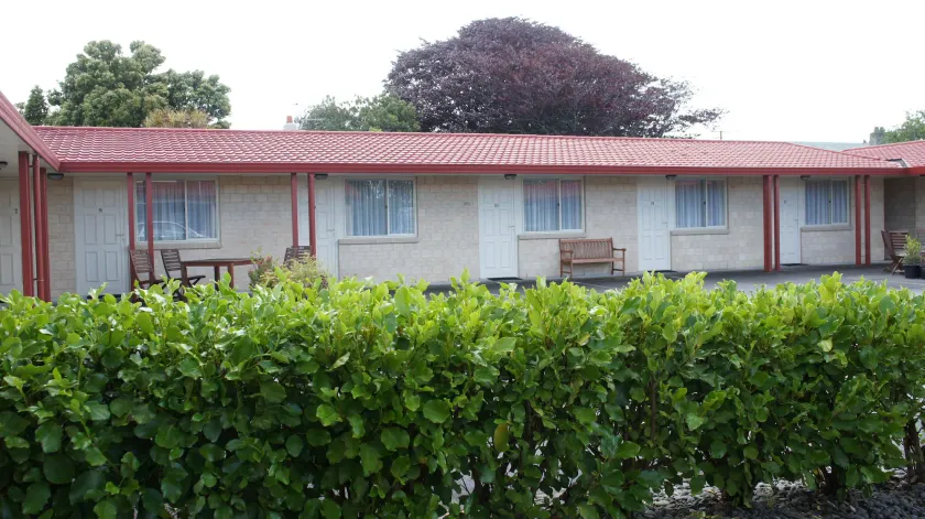 Bks Egmont Motor Lodge - Image 1