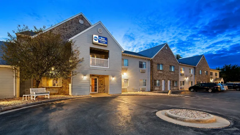 Best Western Dodgeville Inn & Suites - Image 1