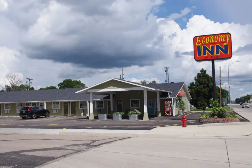 Economy Inn McCook - Image 1