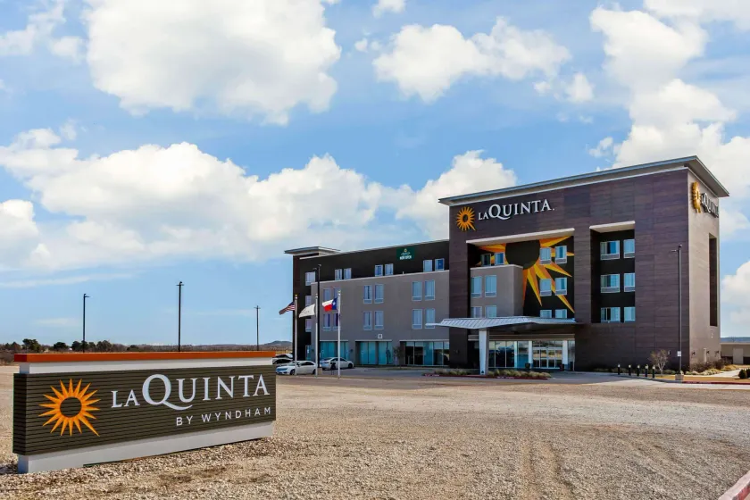 La Quinta by Wyndham Sweetwater East - Image 1