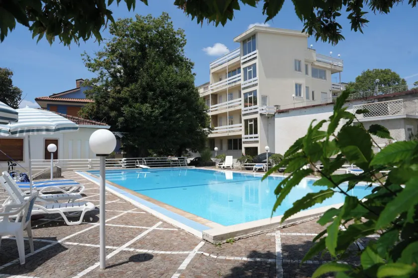 Mondial Park Hotel - Image 1