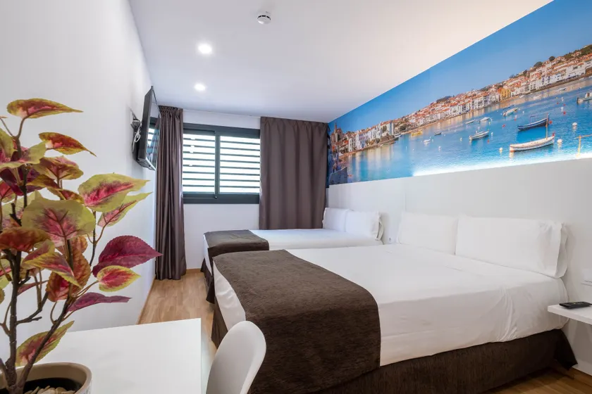 Hotel BESTPRICE Girona - Image 1