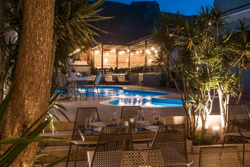 Indigo Suites Collection Adults Only - Image 1