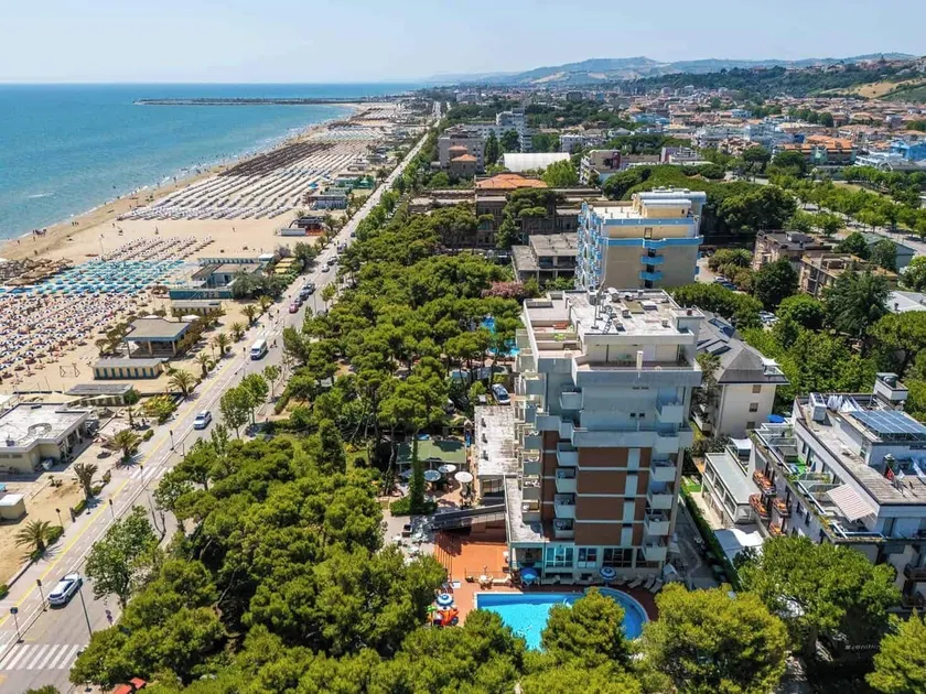 Hotel Atlantic - Image 1