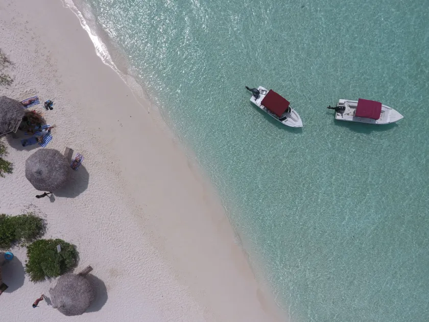 Acqua Blu Rasdhoo - Image 1