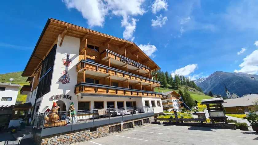 Hotel Cresta - Image 1
