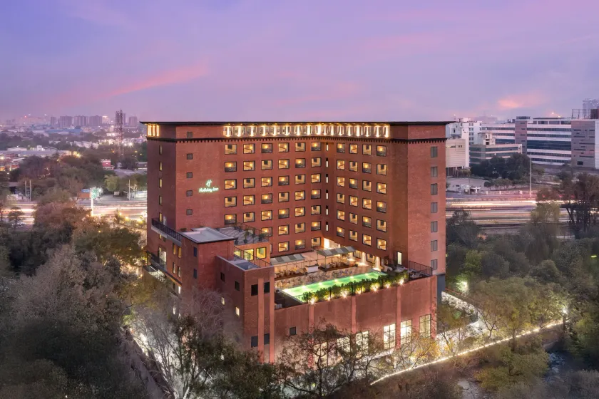 Holiday Inn Gurgaon NH8 by IHG - Image 1