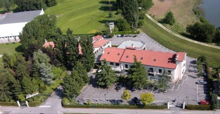 Hotel Piroga Padova - Image 1