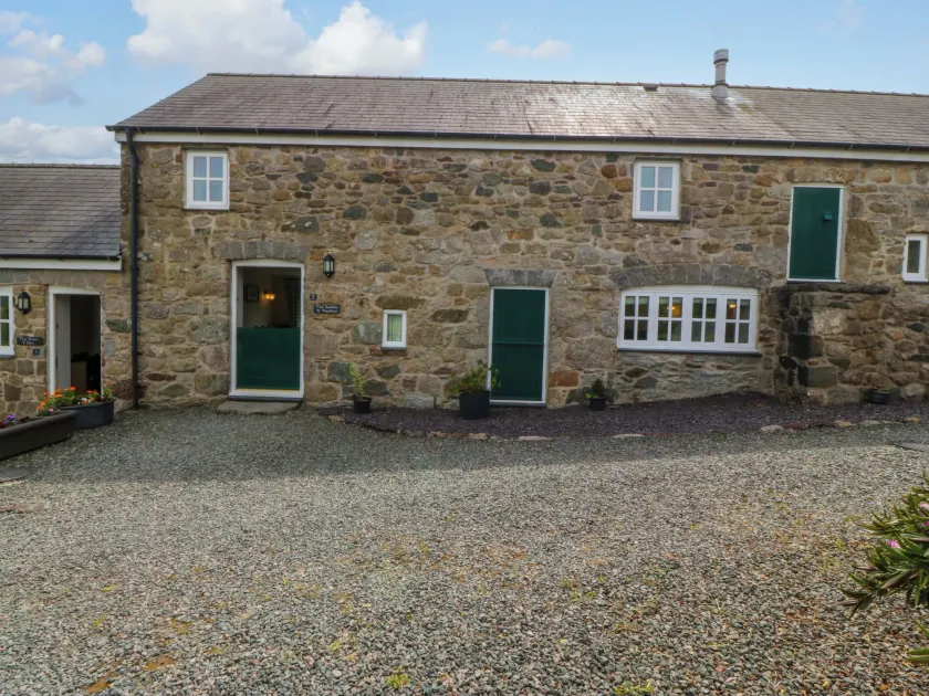 No 2 The Stables - Image 1