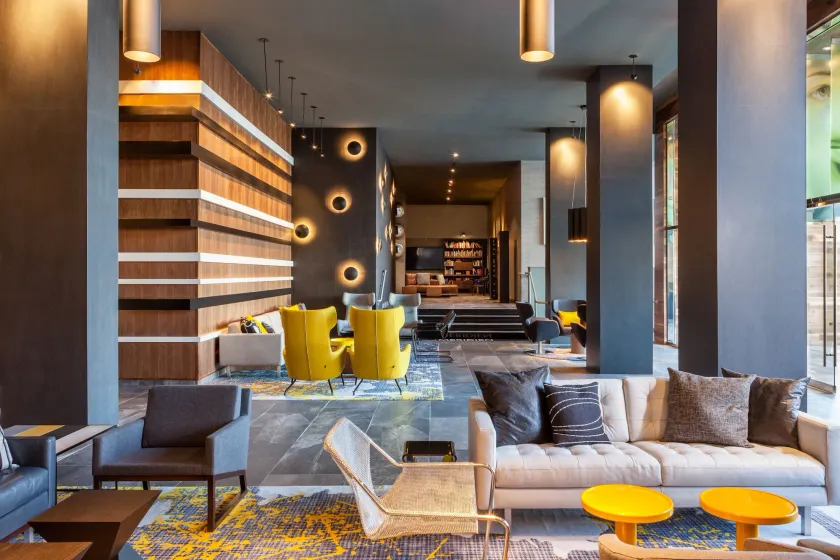 Le Meridien Charlotte - Image 1