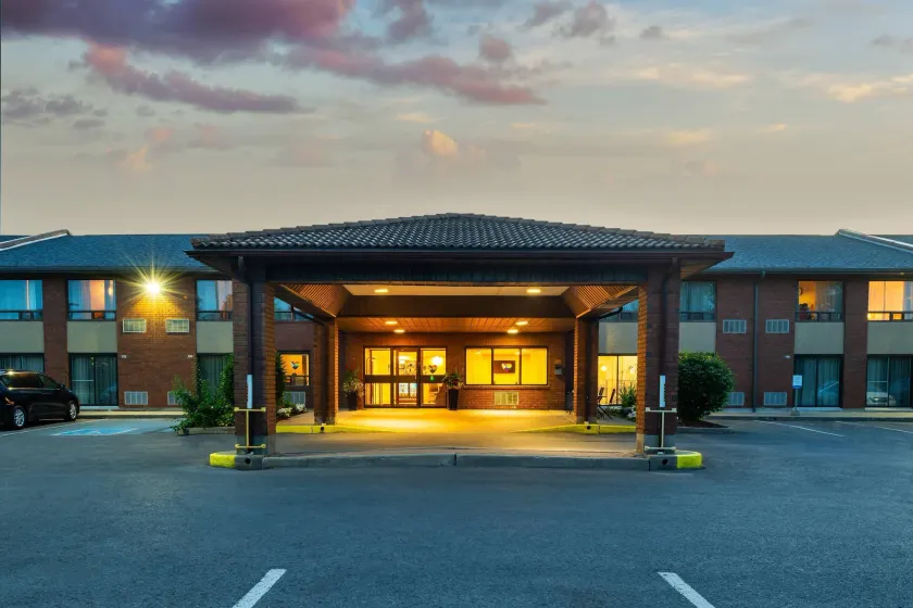 Comfort Inn Kingston - Highway 401 - Image 1