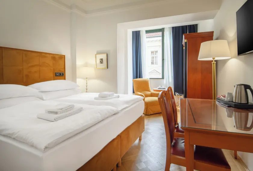 Hotel Bologna - Image 1