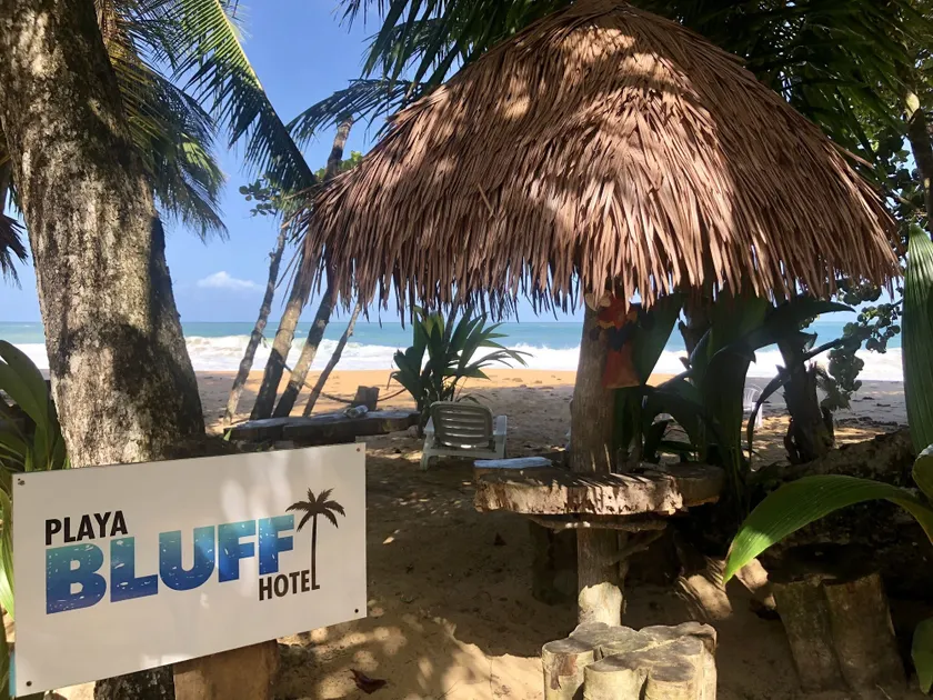 Playa Bluff Hotel - Image 1