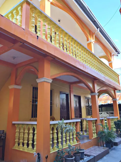 Queen of Isle Restaurant and Cottages - Image 1