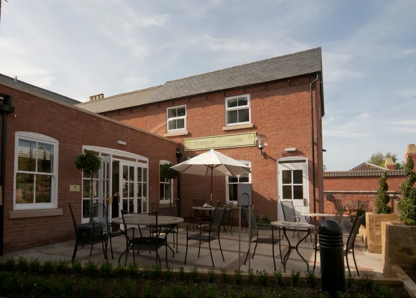 Stratford Limes Hotel - Image 1