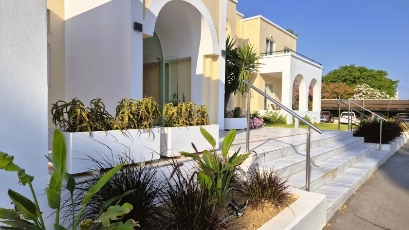 Andromeda Hotel Apartments - Image 1