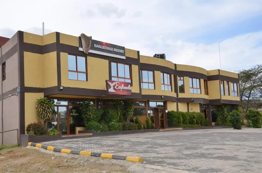 Eaglesvale Hotel - Image 1