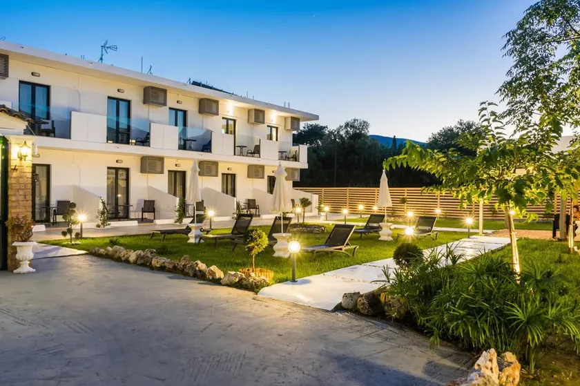 Rooms 48 by Zante Plaza - Image 1