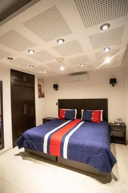 Hotel Grand Elizabeth - Image 1
