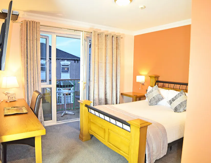 Dovedale Hotel and Restaurant - Image 1