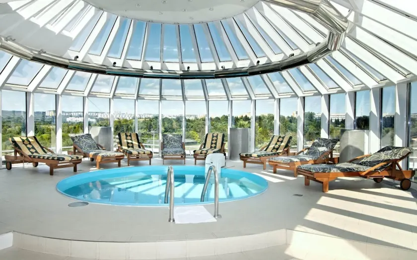 Cosmopolitan Bobycentrum - Czech Leading Hotels - Image 1