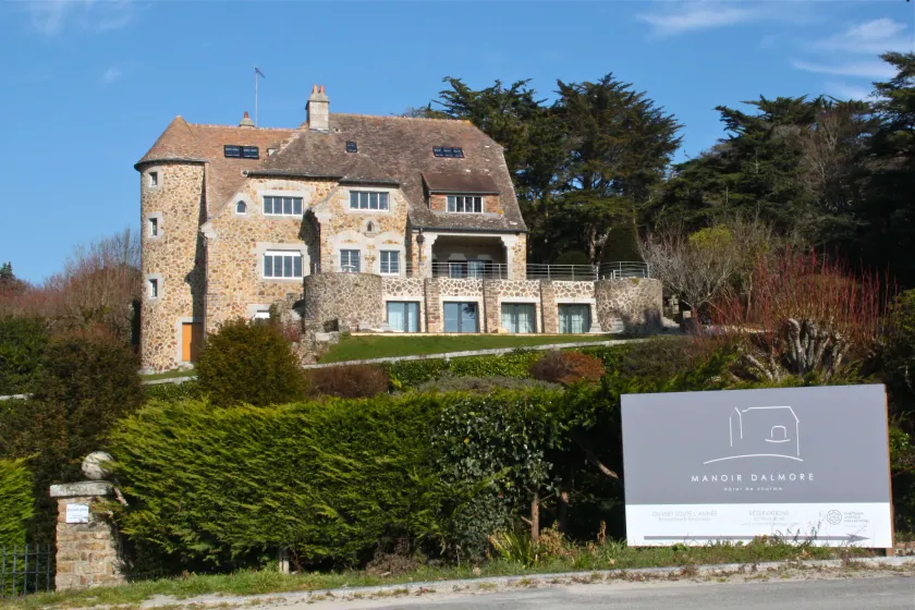Manoir Dalmore - Image 1