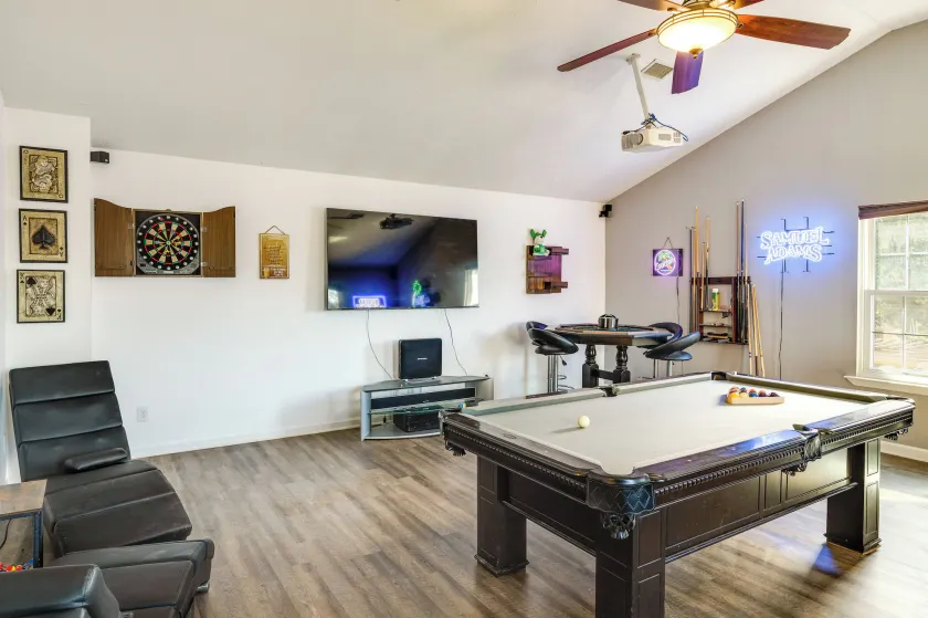 Game Room, 20 Mi to Nashville: Smyrna Home - Spillrom