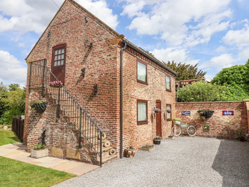 Croft Granary - Image 1
