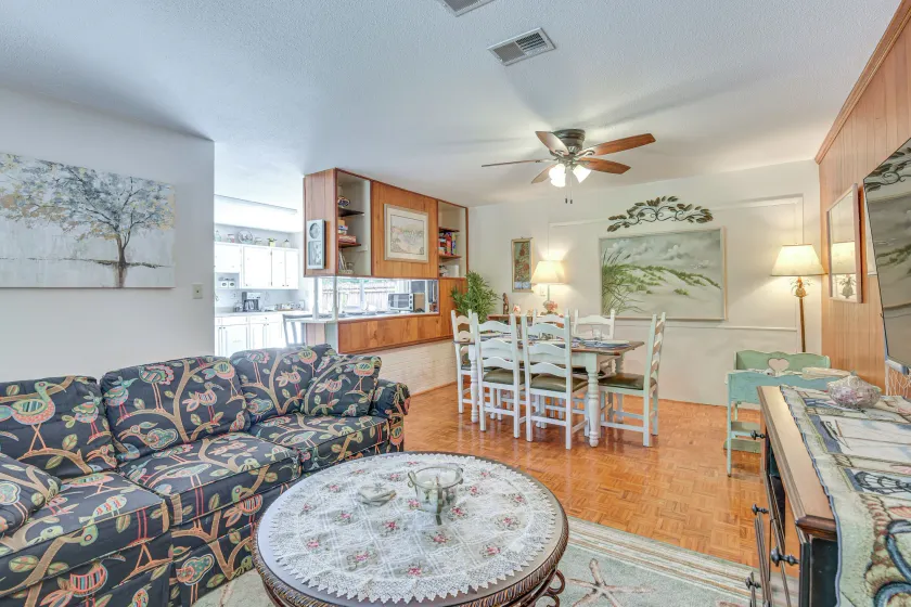 4 Mi to Okaloosa Fun: Peaceful Holiday Retreat! - Image 1