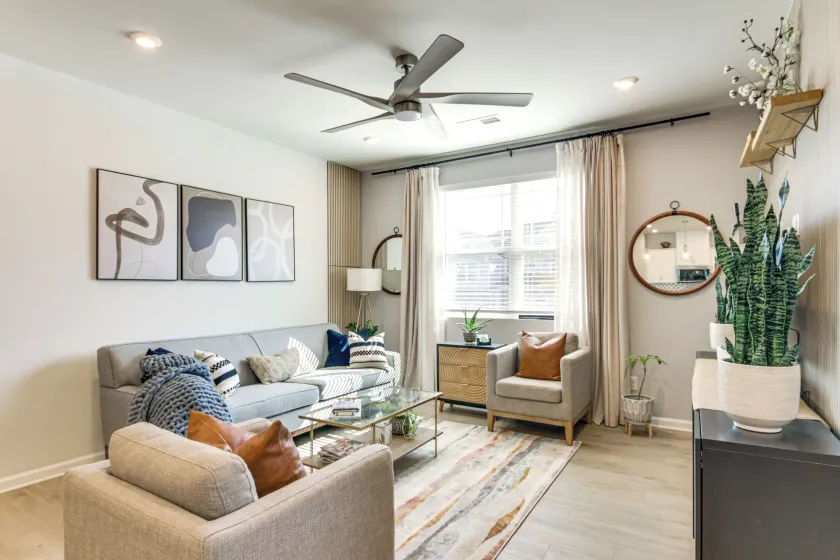 3 Mi to Lake Wylie! Modern Charlotte Townhome - Image 1