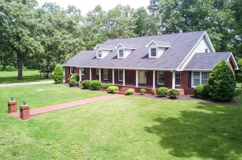 Cedar Grove Inn - Image 1