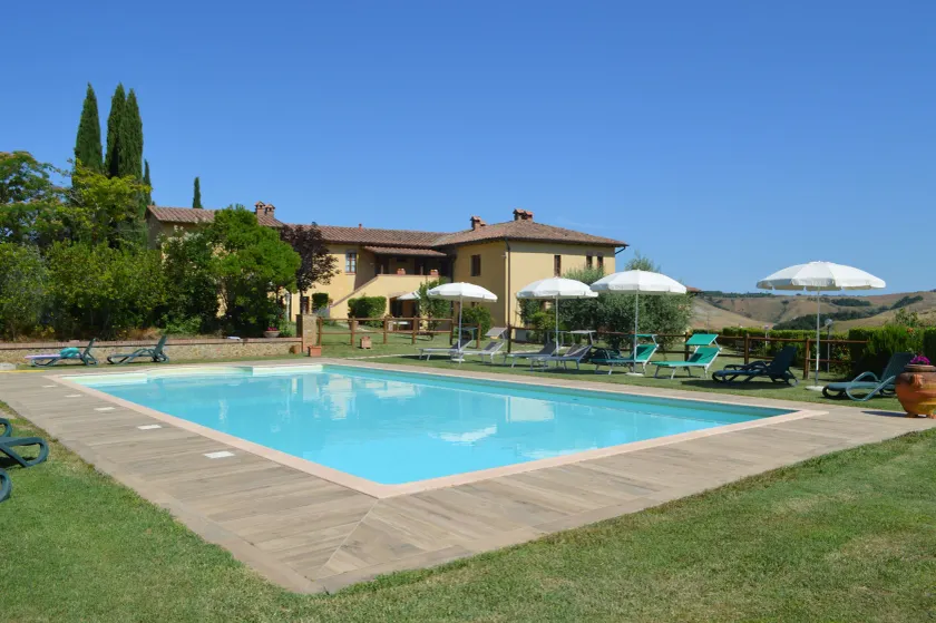 Große Wohnung mit Swimmingpool - Image 1