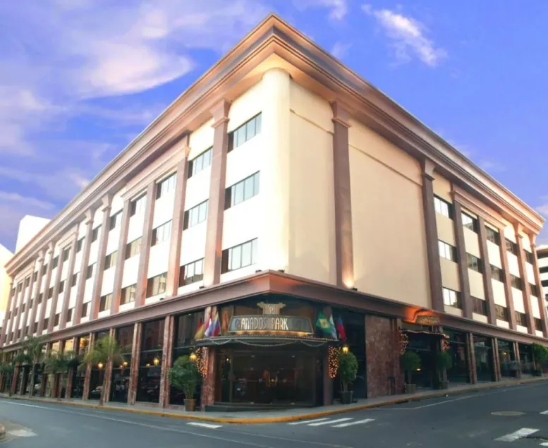 Granados Park Hotel - Image 1