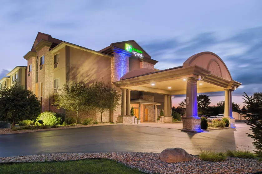 Holiday Inn Express & Suites Bucyrus by IHG - Image 1
