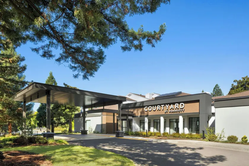 Courtyard by Marriott Portland Beaverton - Image 1