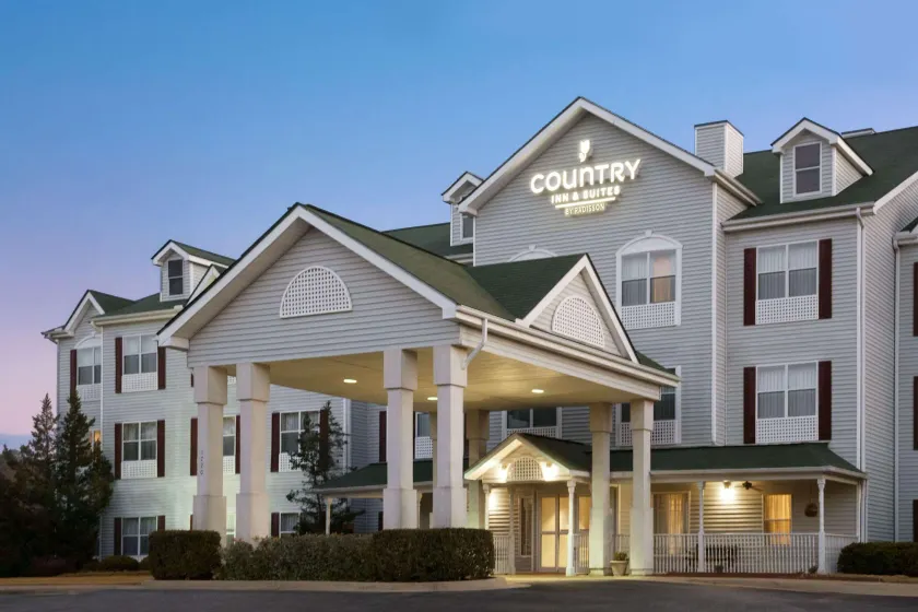 Country Inn & Suites by Radisson, Columbus, GA - Image 1