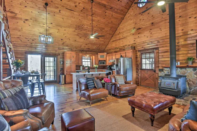 Luxe Cabin w/ Hot Tub on 5 Acres in Pearcy! - Image 1