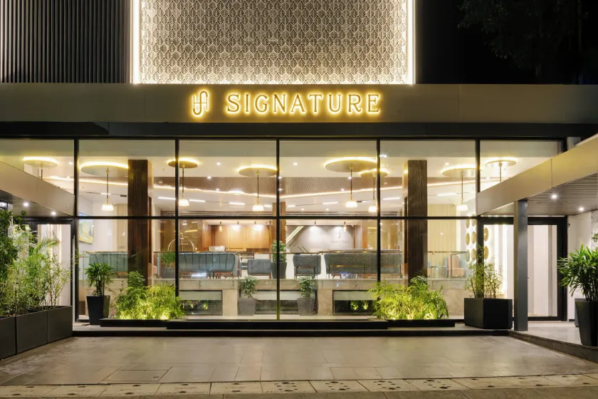 Signature Hotel - Image 1