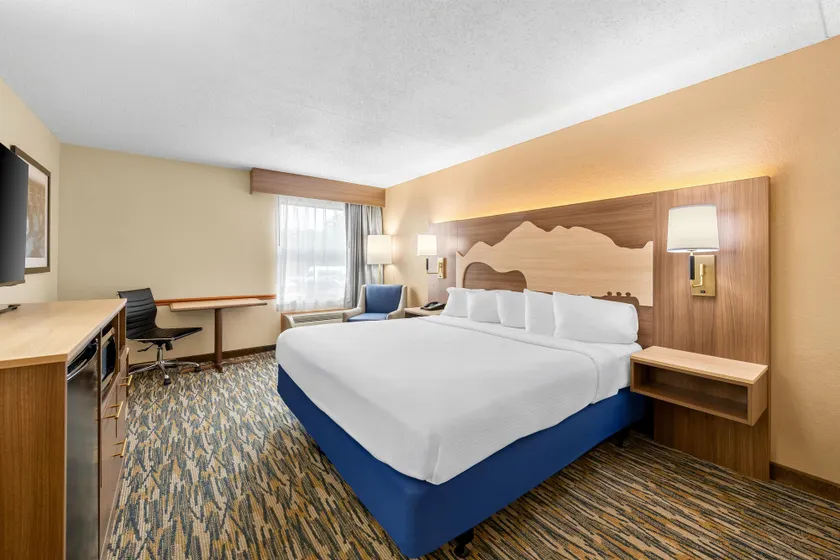 Best Western Center Pointe Inn - Image 1