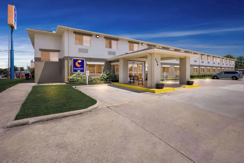 Comfort Inn - Image 1