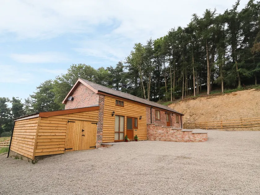 Pentre Fach - Image 1