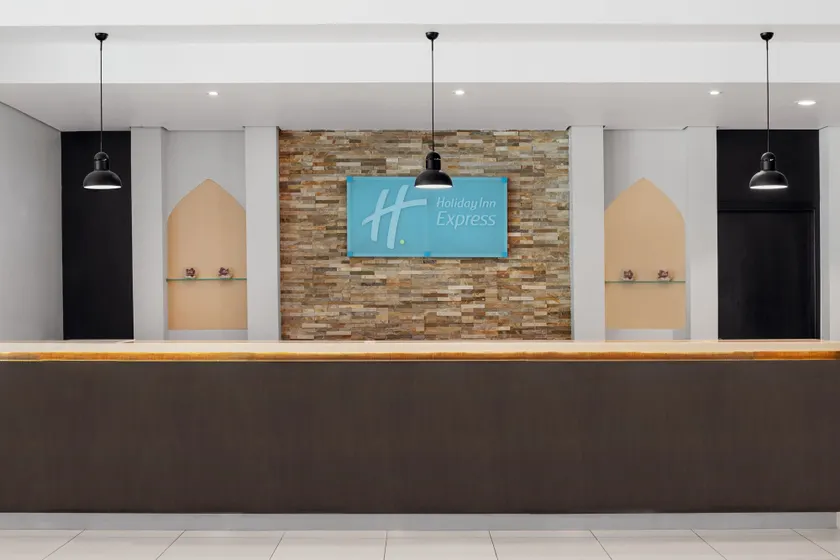 Holiday Inn Express Dubai Internet City by IHG - Reception