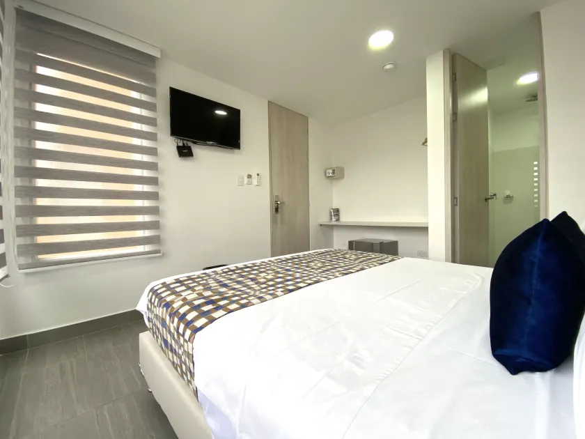 Seven Inn Hotel - Image 1